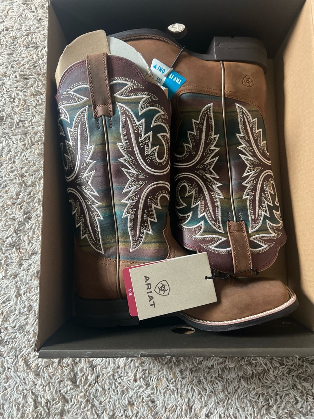 The ARIAT Women's Lonestar Western Boot in Ridge 8